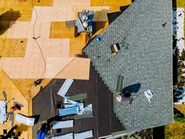 What to Know About Roof Replacement Contractors in Milford