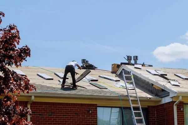 Common Signs That You Need a Roof Replacement in Pearl