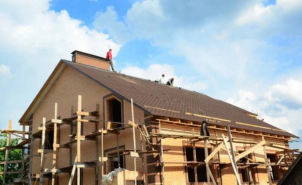 How Roofing Contractors Can Improve Your Home’s Curb Appeal